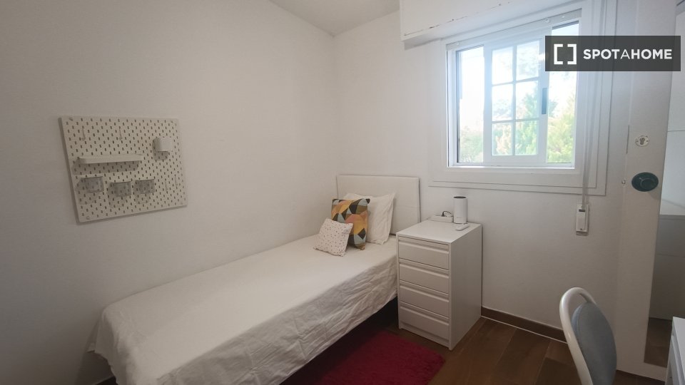 Double room Madrid, 4 beds — photo 18