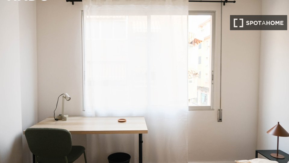 Double room Alicante, 4 beds, 83m² — photo 18