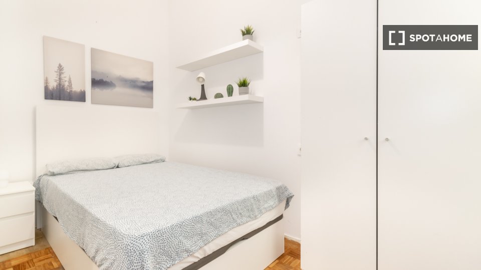 Double room Barcelona, 19 beds, 320m² — photo 27