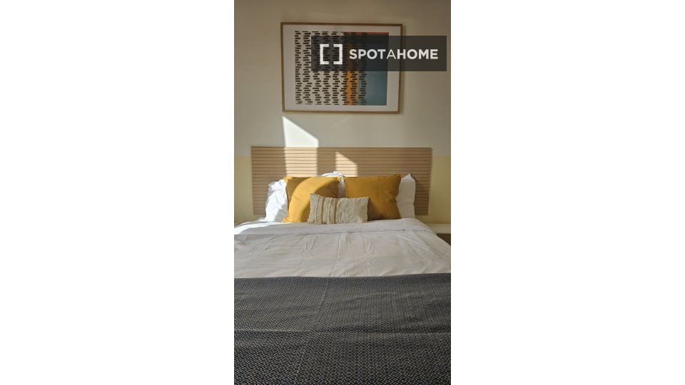 Double room Barcelona, 3 beds, 110m² — photo 6