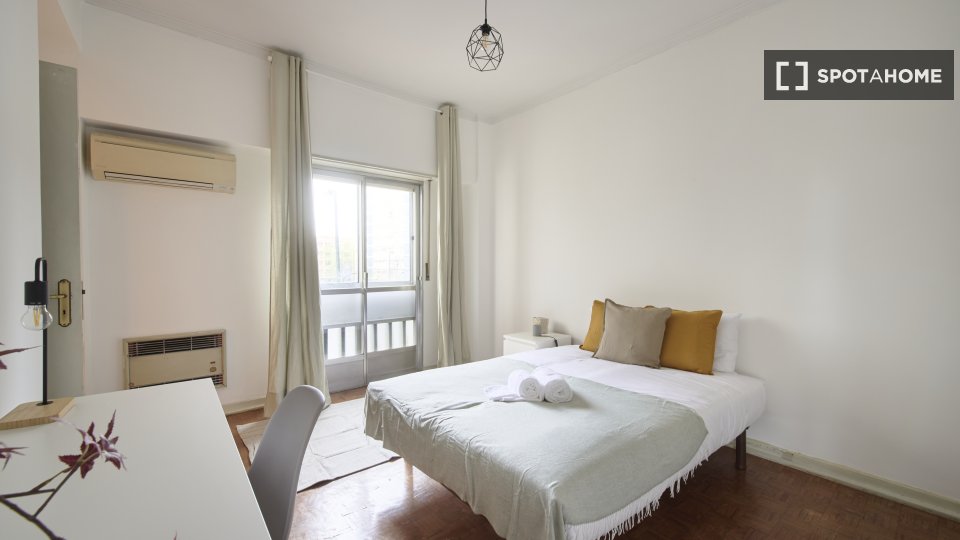 Double room Lisbon, 7 beds — photo 15