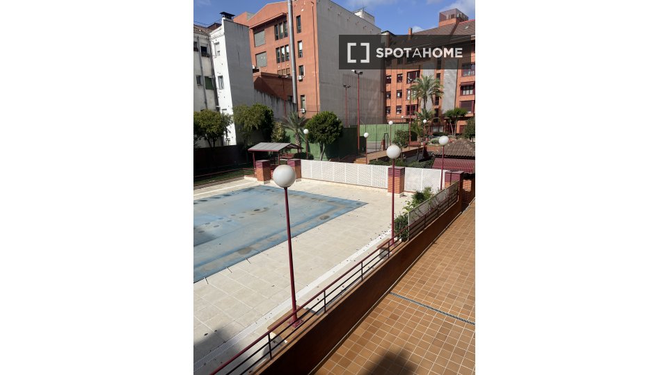 Double room Madrid, 2 beds, 90m² — photo 10