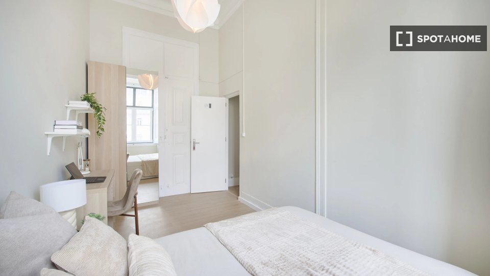 Double room Lisbon, 9 beds — photo 4