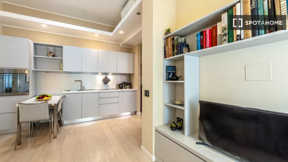 Apartment Milan, 1 bed, 54m² — photo 2