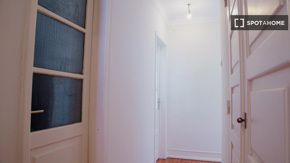 Double room Lisbon, 4 beds — photo 18