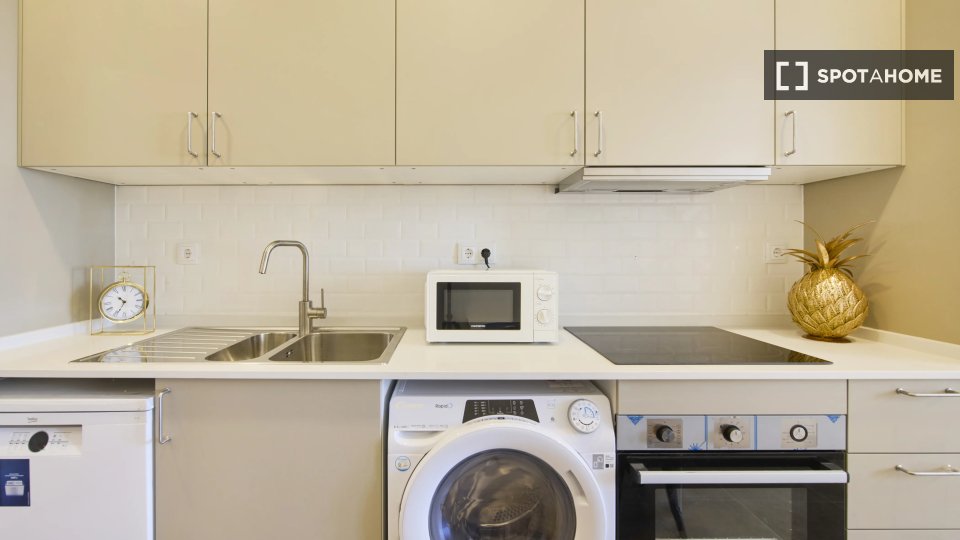 Double room Lisbon, 6 beds — photo 10