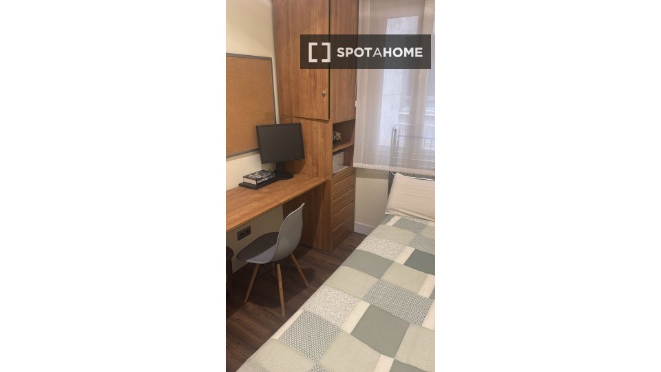 Double room Madrid, 4 beds, 152m² — photo 16