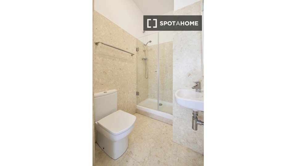 Double room Lisbon, 7 beds — photo 5