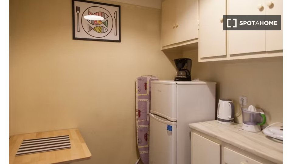 Double room Athens, 2 beds — photo 7