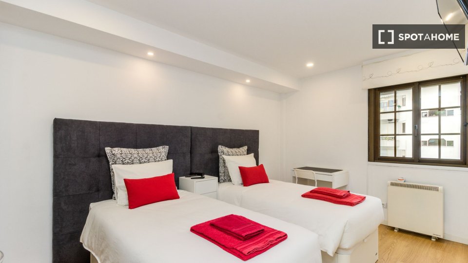 Double room Lisbon, 4 beds — photo 20