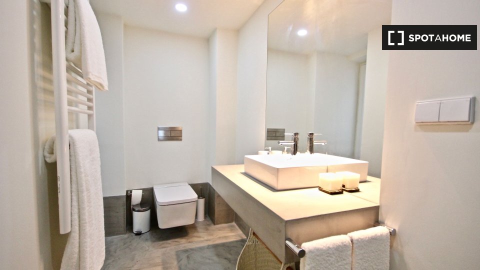 Apartment Lisbon, 2 beds — photo 14