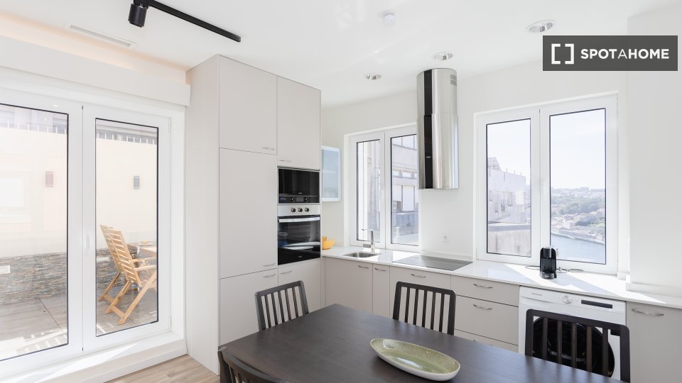 Apartment Porto, 3 beds, 95m² — photo 4