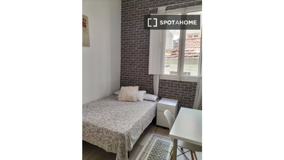 Double room Madrid, 5 beds, 100m² — photo 7
