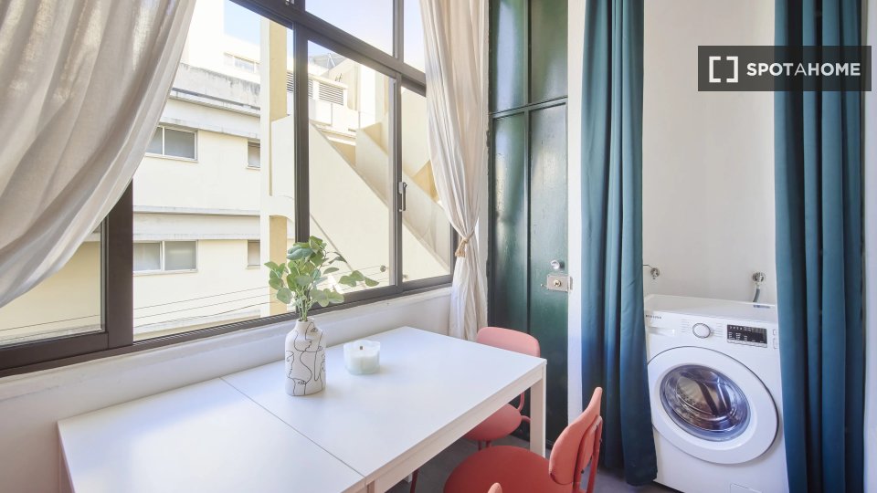 Double room Lisbon, 5 beds — photo 9