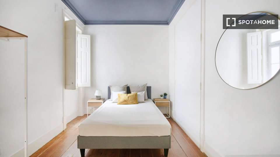 Double room Lisbon, 4 beds — photo 5
