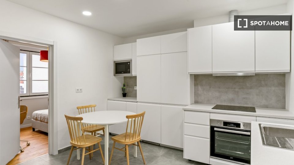 Double room Lisbon, 4 beds — photo 10