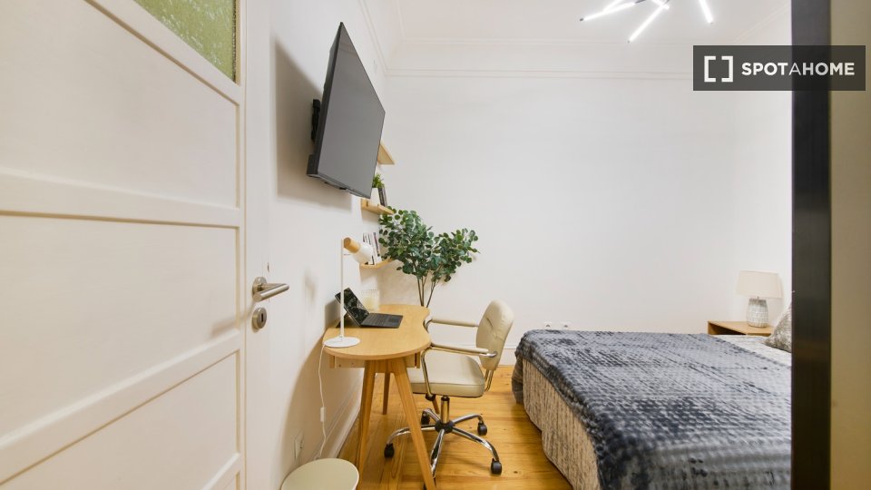 Double room Lisbon, 6 beds — photo 62
