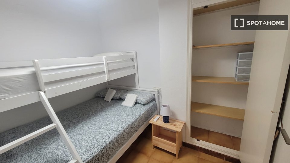 Apartment Alicante, 2 beds, 70m² — photo 4