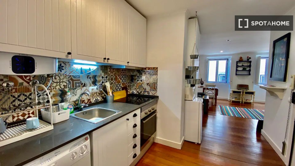 Apartment Lisbon, 1 bed — photo 11