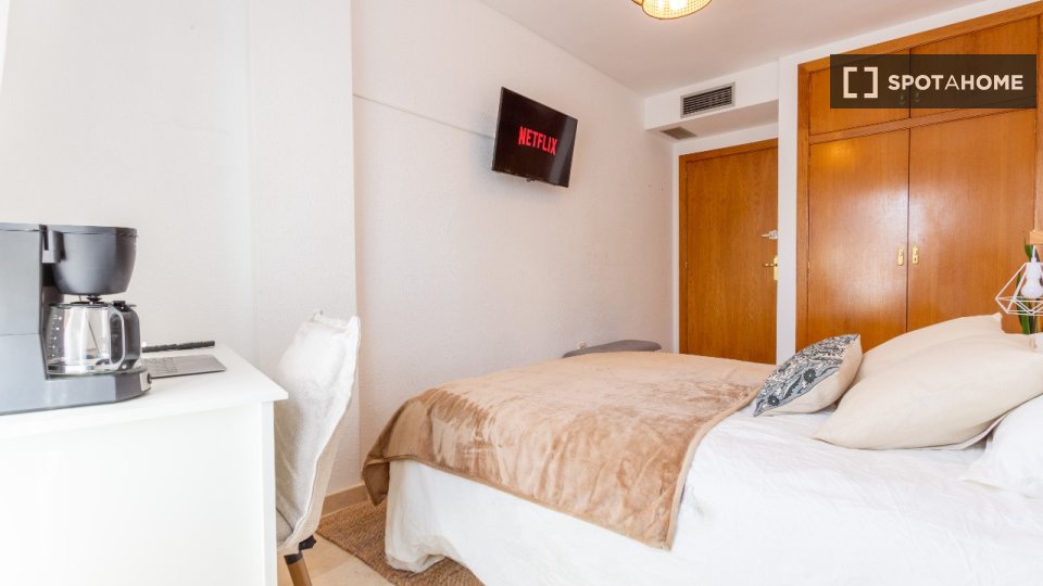 Double room Alicante, 7 beds, 150m² — photo 11