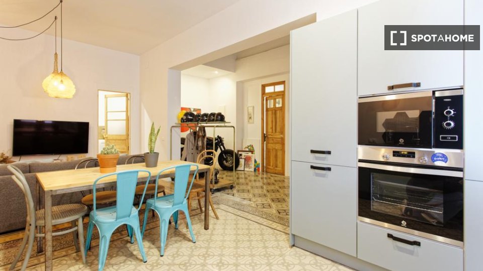 Apartment Barcelona, 2 beds, 80m² — photo 1