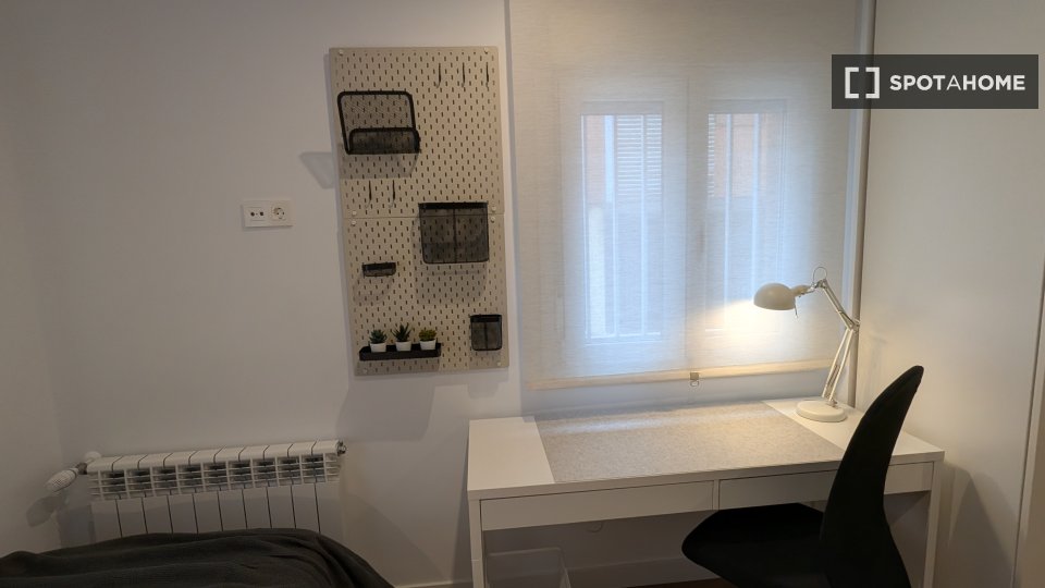 Double room Madrid, 5 beds — photo 10