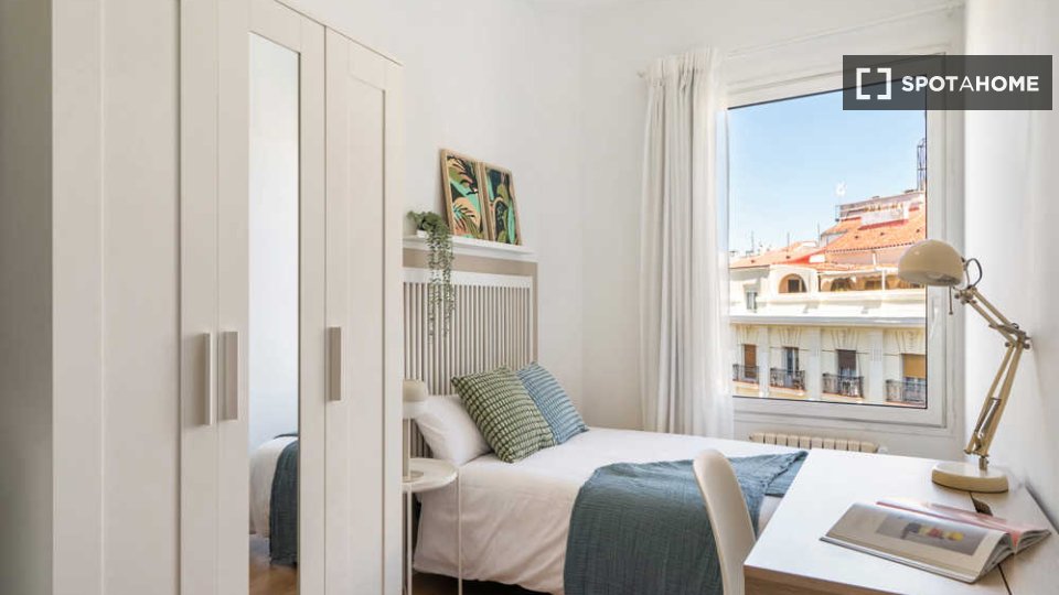 Double room Madrid, 8 beds — photo 43