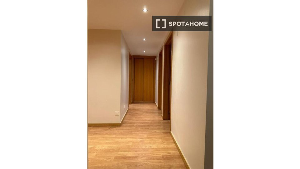 Apartment Lisbon, 1 bed — photo 17