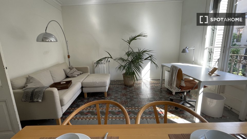 Double room Barcelona, 1 bed, 95m² — photo 3