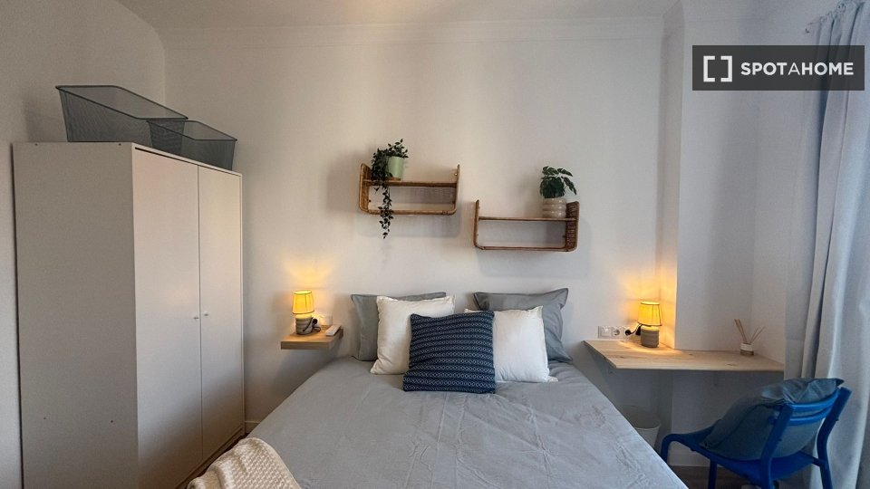 Double room Barcelona, 4 beds, 85m² — photo 16