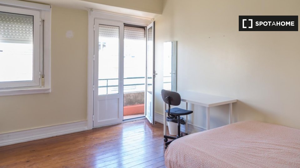 Double room Lisbon, 7 beds — photo 18