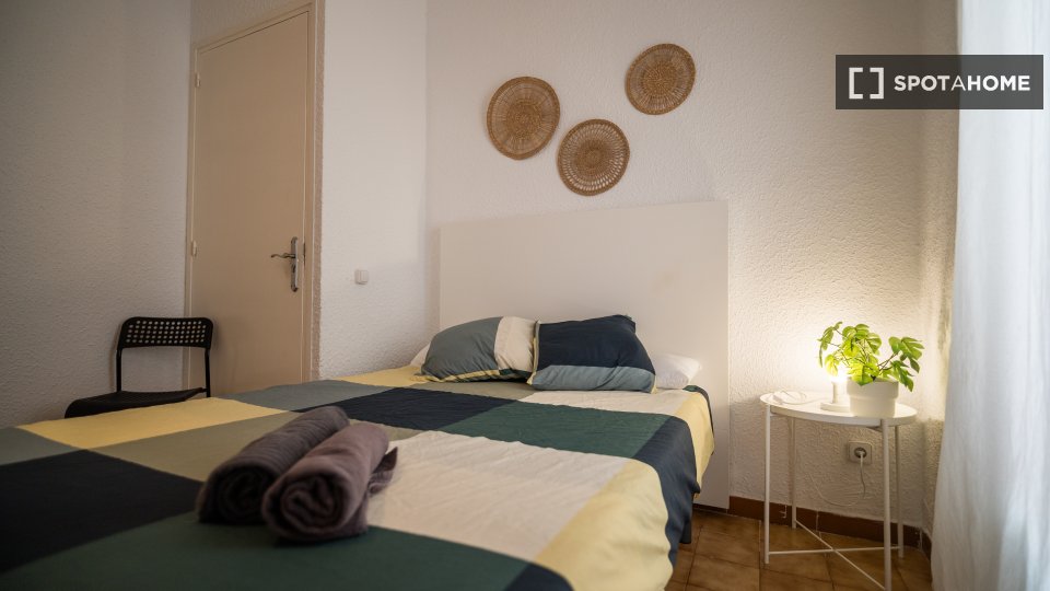 Stanza in appartamento condiviso con 8 camere da letto in affitto, Eixample - en Barcelona