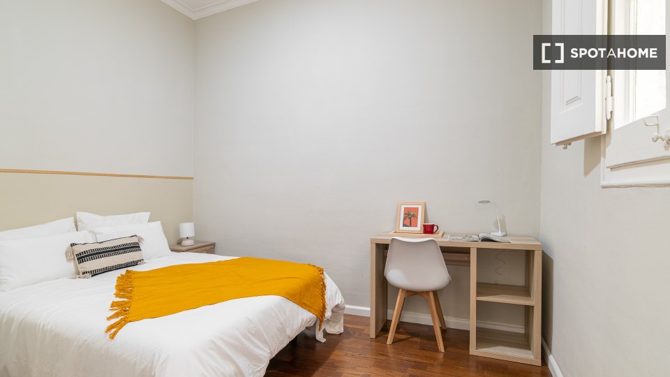 Double room Barcelona, 7 beds, 166m² — photo 3