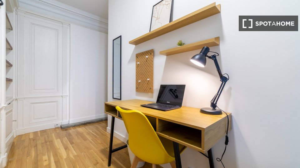 Double room Madrid, 13 beds, 301m² — photo 10