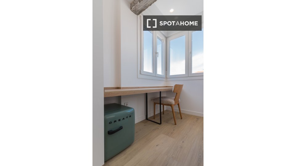 Double room Madrid, 6 beds — photo 8
