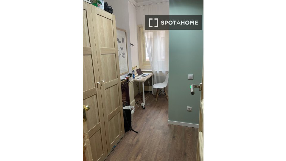 Double room Madrid, 10 beds, 173m² — photo 30