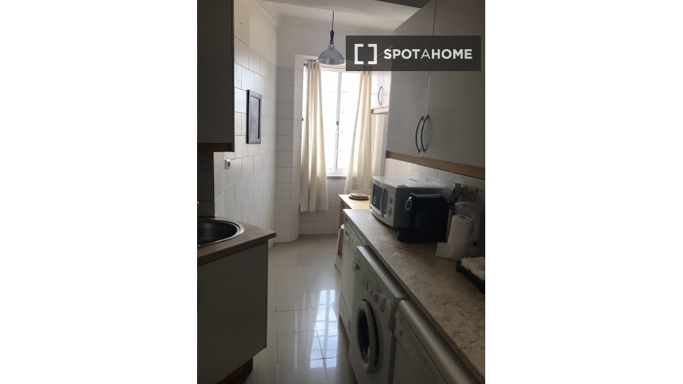 Apartment Lisbon, 4 beds — photo 18