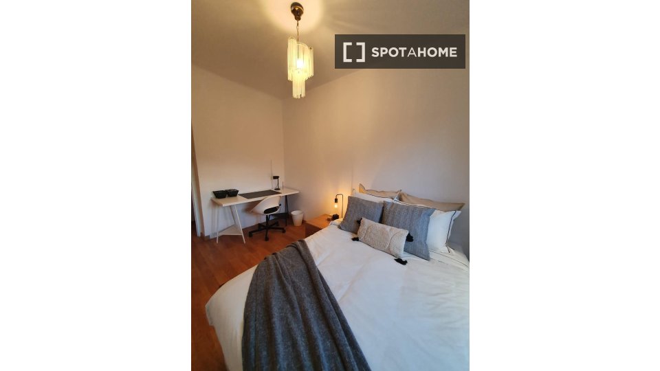 Double room Madrid, 3 beds — photo 15