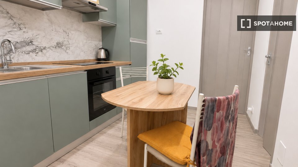 Apartment Milan, 1 bed — photo 2