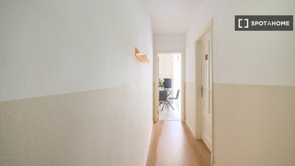 Double room Lisbon, 6 beds — photo 19