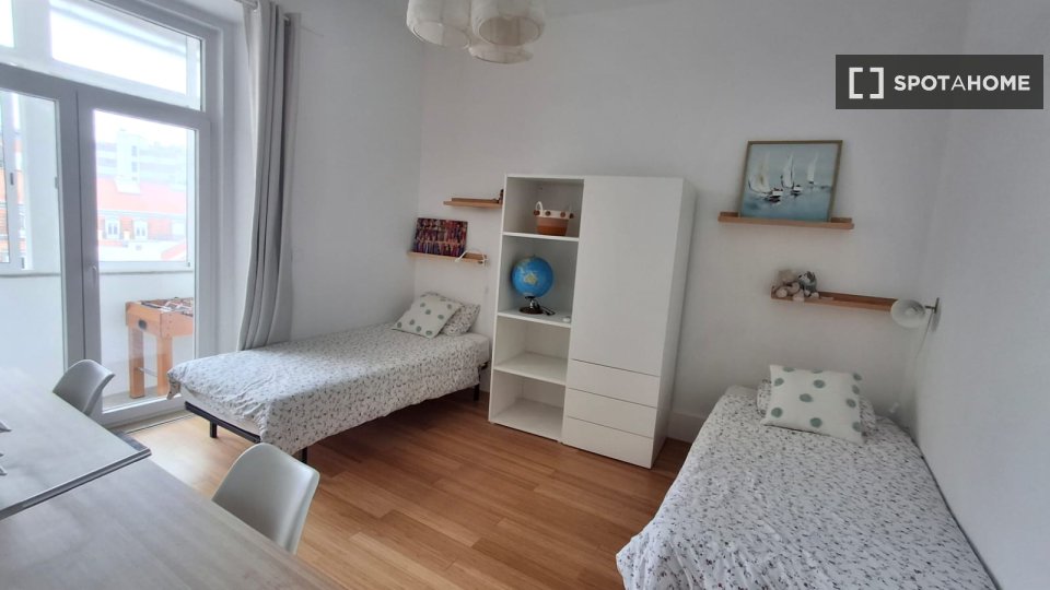 Apartment Lisbon, 3 beds, 125m² — photo 27