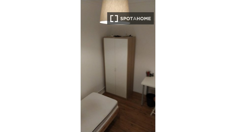 Double room Lisbon, 4 beds — photo 7