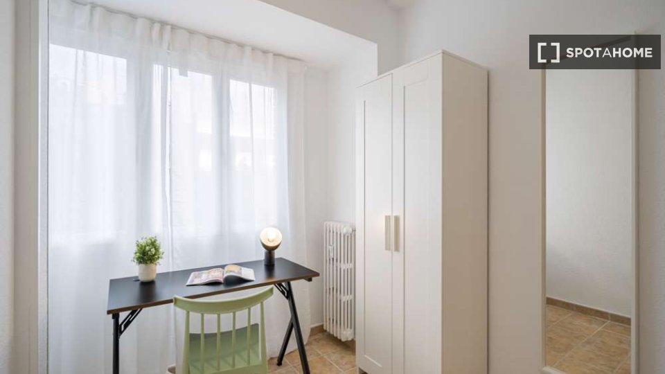 Double room Madrid, 25 beds — photo 16