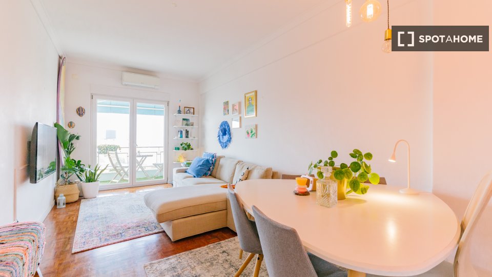 Apartment Lisbon, 2 beds, 80m² — photo 18