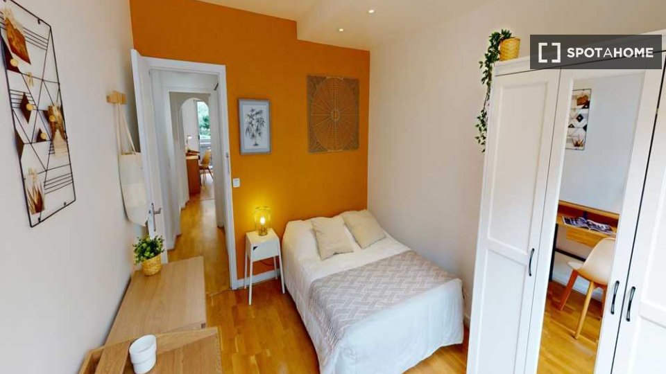 Double room Paris, 5 beds, 110m² — photo 24