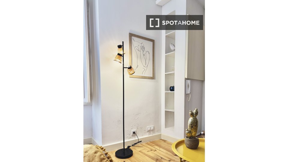 Apartment mono Lisbon, 47m² — photo 2