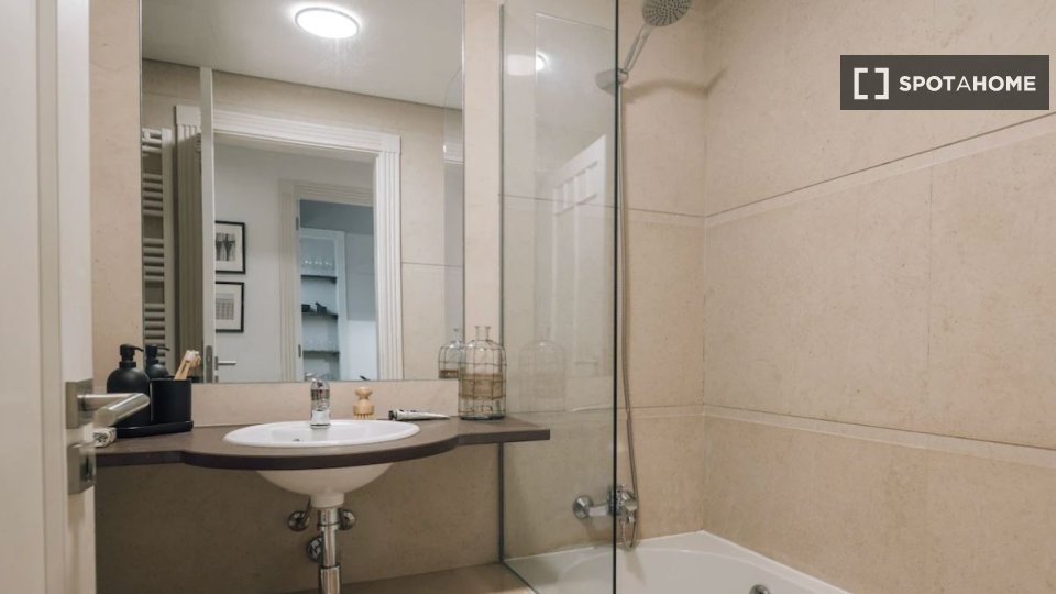 Apartment Lisbon, 1 bed — photo 19