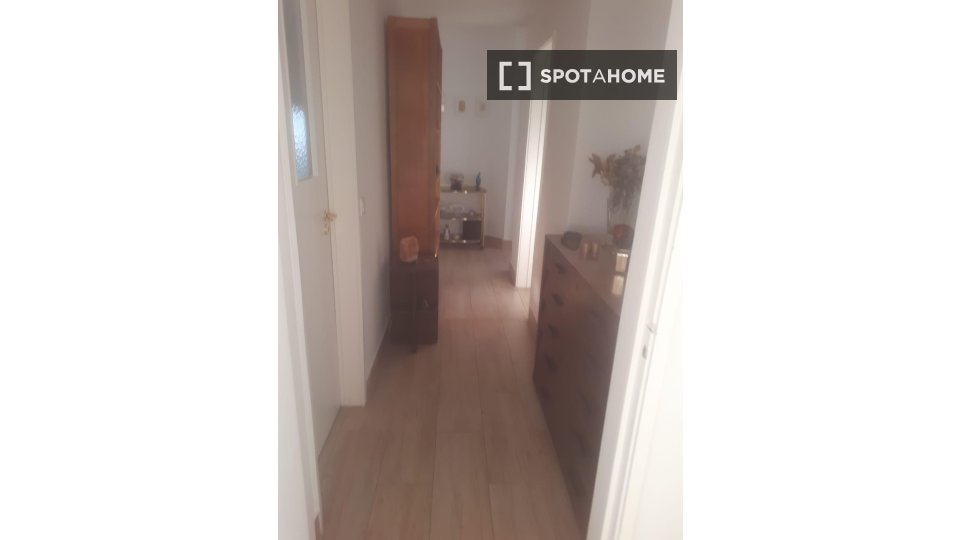 Double room Lisbon, 2 beds — photo 4