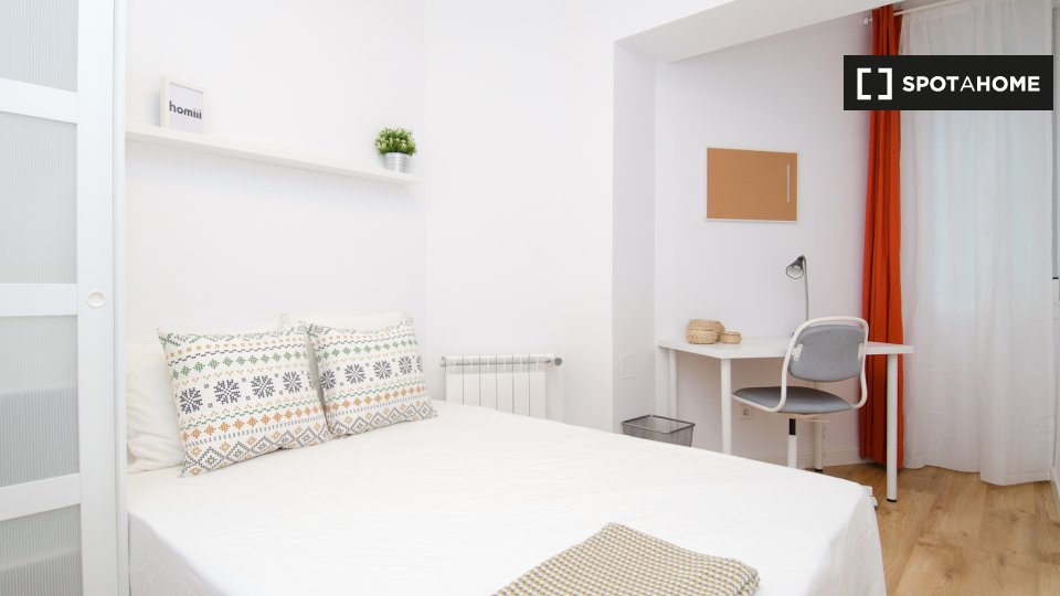 Double room Madrid, 6 beds — photo 13