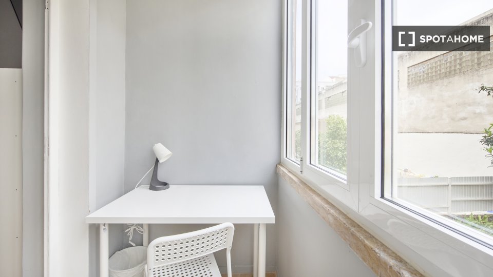 Double room Lisbon, 6 beds — photo 18